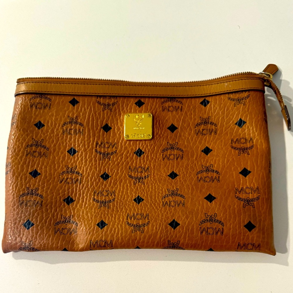 MCM LEATHER CLUTCH BAG